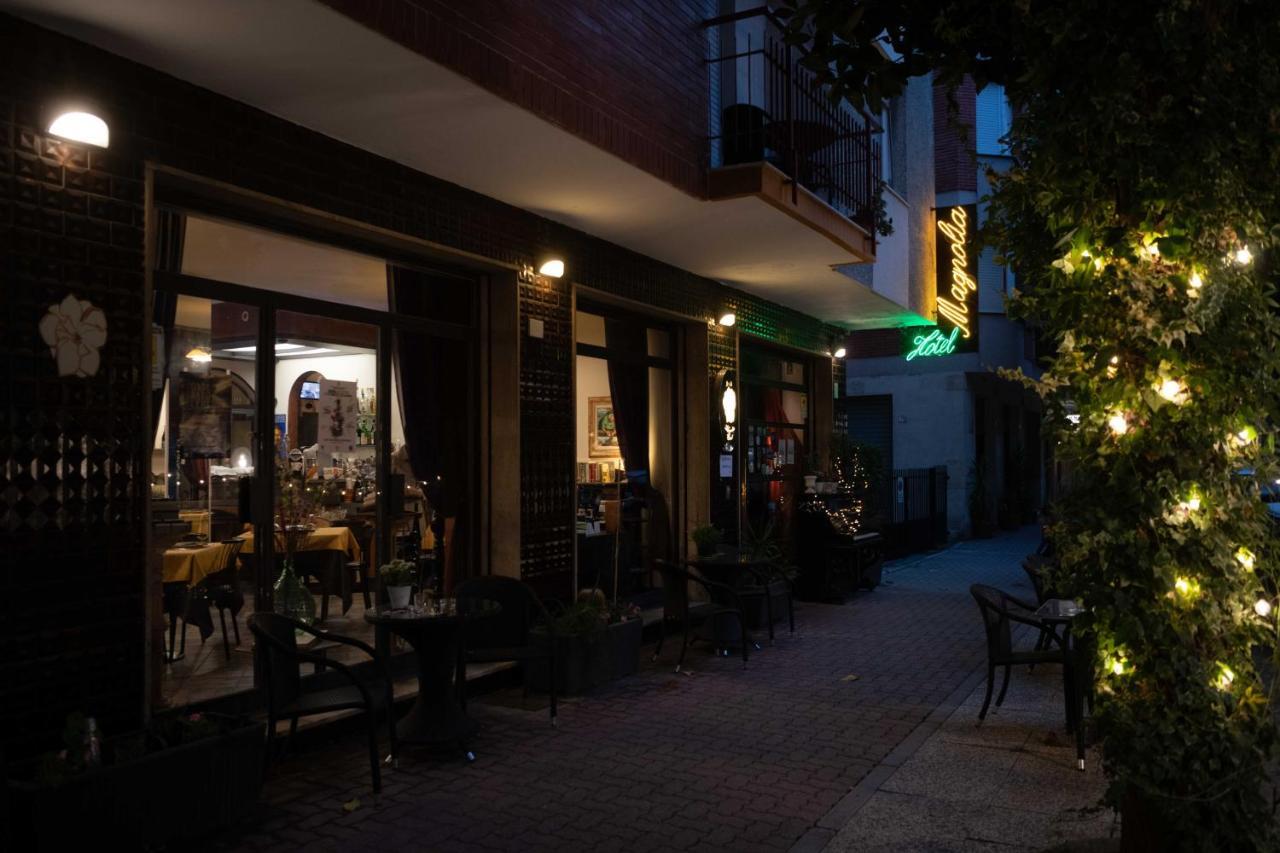 玛尼诺利亚酒店 阿尔本加 外观 照片